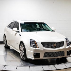 2011 Cadillac CTS-V Wagon 6-Speed in White Diamond Tricoat