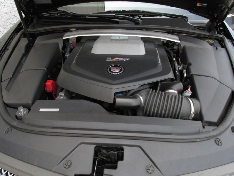 2013 Cadillac CTS-V Wagon in Black Diamond Tricoat